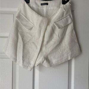Chic White Textured Shorts